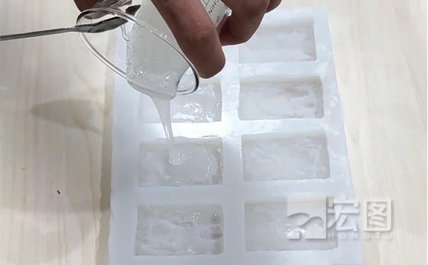硅膠模具能倒液體硅膠嗎？